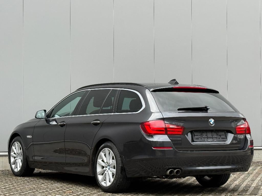 Bmw 520 dA Touring Xenon Camera Pano Cruise Navi, Auto's, BMW, Automaat, Euro 5, Achterwielaandrijving, 1995 cc