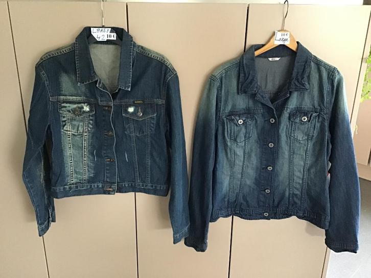 2 mooie Jeans jasjes maat LARGE aan 10 euro, Kleding | Dames, Jasjes, Kostuums en Pakken, Zo goed als nieuw, Jasje, Maat 42/44 (L)