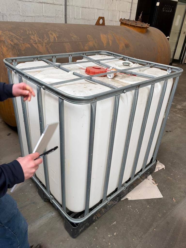 Citerne adblue, Tuin en Terras, Ophalen, Zo goed als nieuw