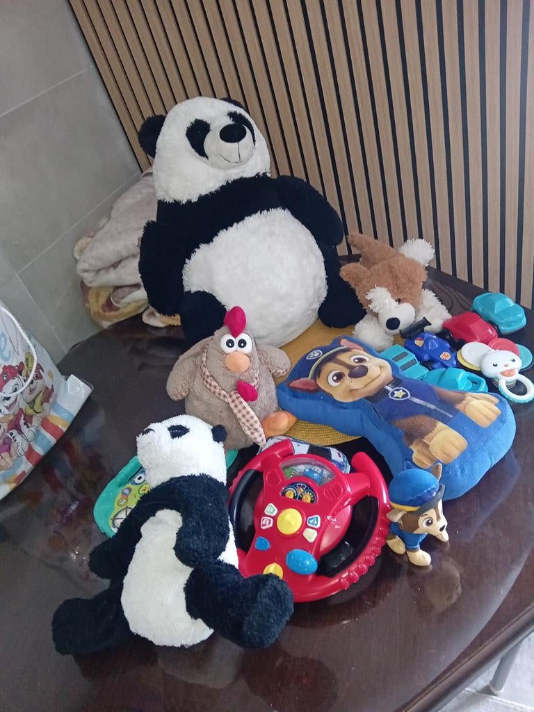 Speelgoed . Kunffles als nieuw . Kinderstoel, Kinderen en Baby's, Speelgoed | Knuffels en Pluche, Ophalen of Verzenden