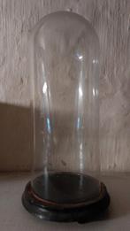 Antieke globe op voet, Ophalen