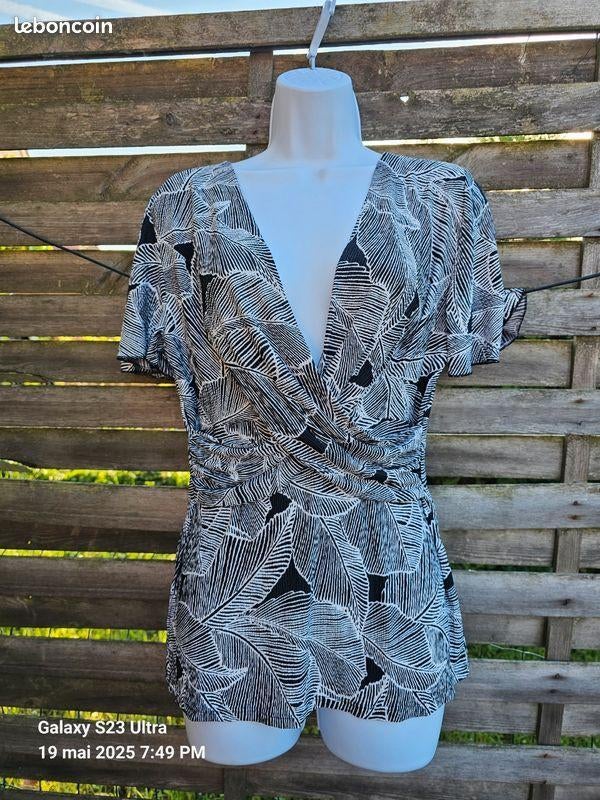 Haut femme La Fée Maraboutée neuf taille 38, Neuf, Manches courtes, Taille 38/40 (M), Gris