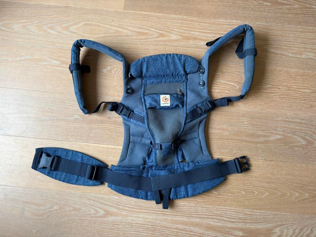 Ergobaby Baby Carrier Adapt Cool Air Mesh - Blue Blooms, Kinderen en Baby's, Babydragers en Draagdoeken, Ophalen, Zo goed als nieuw