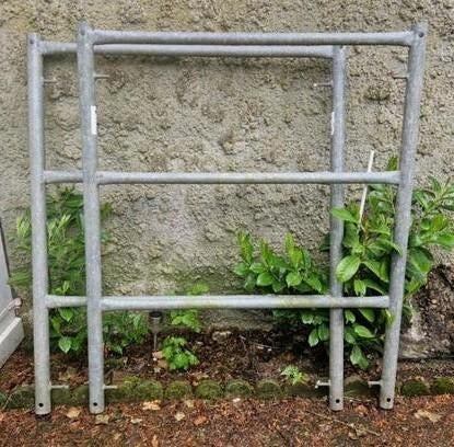 2 steigerjukken, Doe-het-zelf en Bouw, Steigers, Zo goed als nieuw, Ophalen