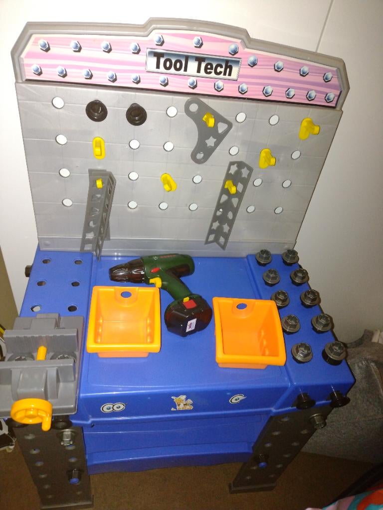 Werkbank, Enlèvement