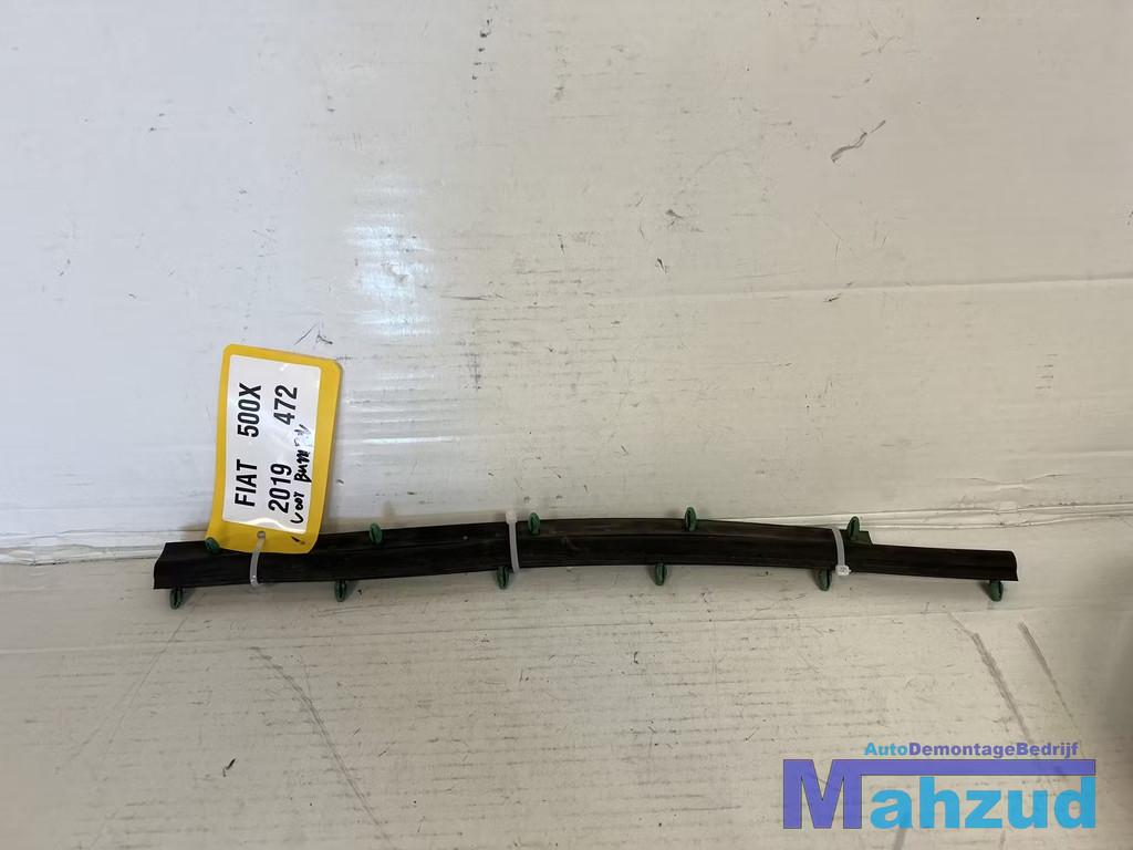 FIAT 500X rubber tussen voorbumper en motorkap 2014+, Gebruikt, Voor, Stellantis Europe S.p.A., Info@stellantis.com