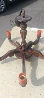 Lustres anciens en cuivre et un lustre ancien en bois, Enlèvement