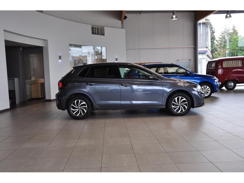 Volkswagen Polo Life-Gps by App-Camera-Belgian car-1 owner, Automaat, 4 deurs, Overige kleuren, 95 pk