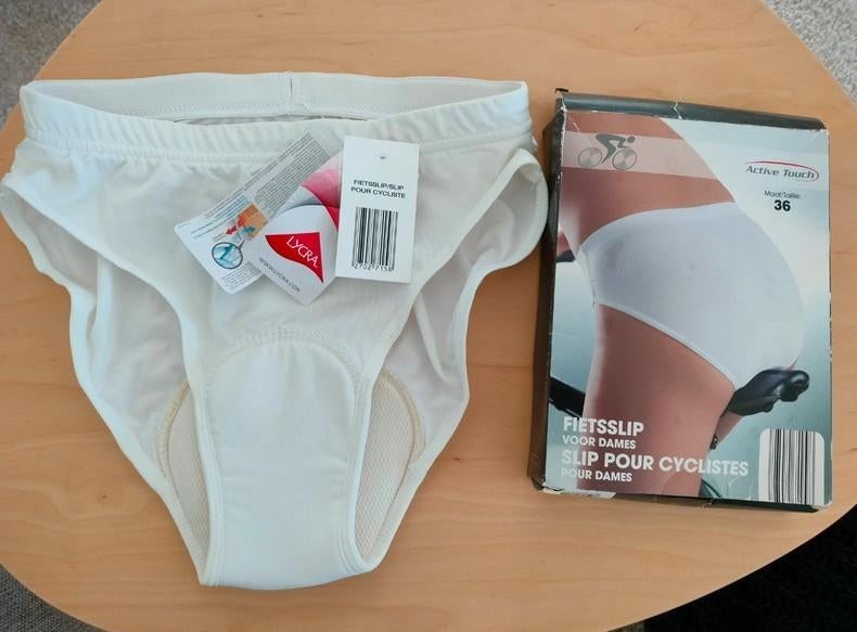 Fietsslip voor dames met een zacht kussentje in. Maat 36. Ni, Kleding | Dames, Sportkleding, Nieuw, Hardlopen of Fietsen, Maat 36 (S)