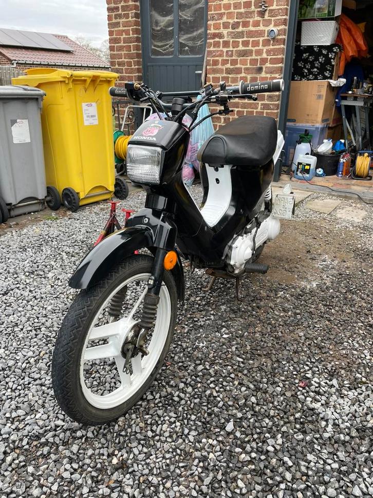 Honda wallaroo a klasse 1999, Fietsen en Brommers, Brommers | Honda, Gebruikt, Klasse A (25 km/u), Ophalen