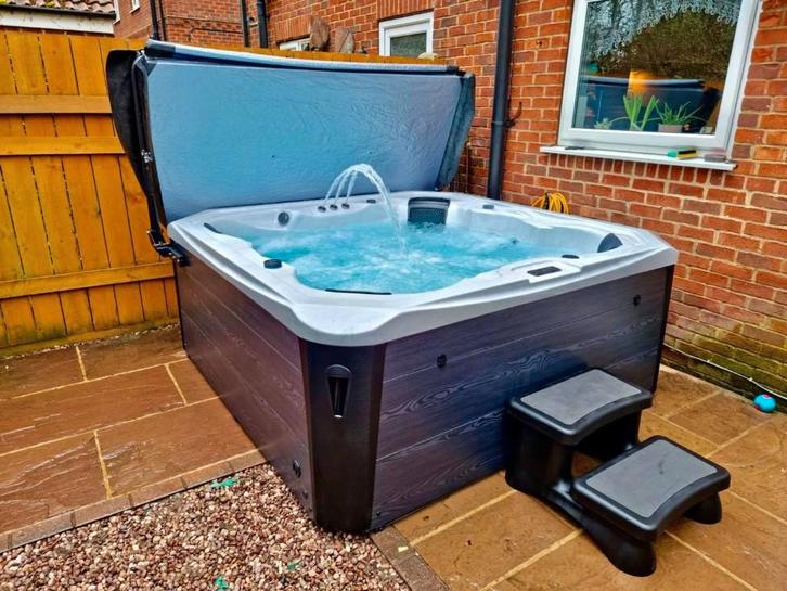 jacuzzi Demonstratiemodel kans om te grijpen, Tuin en Terras, Zwembad-toebehoren, Zo goed als nieuw, Verlichting, Ophalen