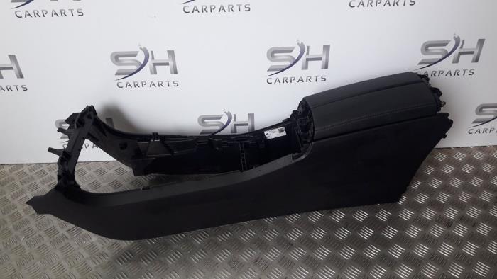Middenconsoles van een Mercedes CLA, Auto-onderdelen, Interieur en Bekleding, Mercedes-Benz, Gebruikt, 3 maanden garantie, Ophalen of Verzenden