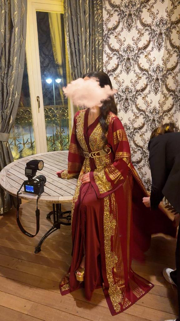 Robe à vendre achète 300€ vends 180€, Enlèvement ou Envoi, Comme neuf