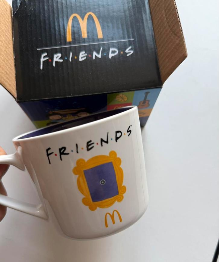 Mug Friends — McDonald's, Antiquités & Art, Antiquités | Assiettes décoratives & Carrelages, Enlèvement ou Envoi