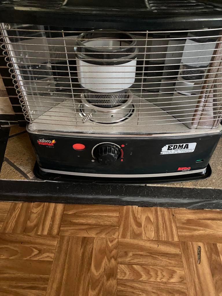 Zibro Kamin Wiekkachel fonctionne très bien !, Maison & Meubles, Poêles, Autres carburants, Enlèvement, Utilisé, Chauffage au kérosène