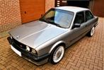 BMW E30 in perfecte staat met onderhoudsboekje 136000KM, Autos, BMW, Argent ou Gris, Achat, 2 portes, Particulier