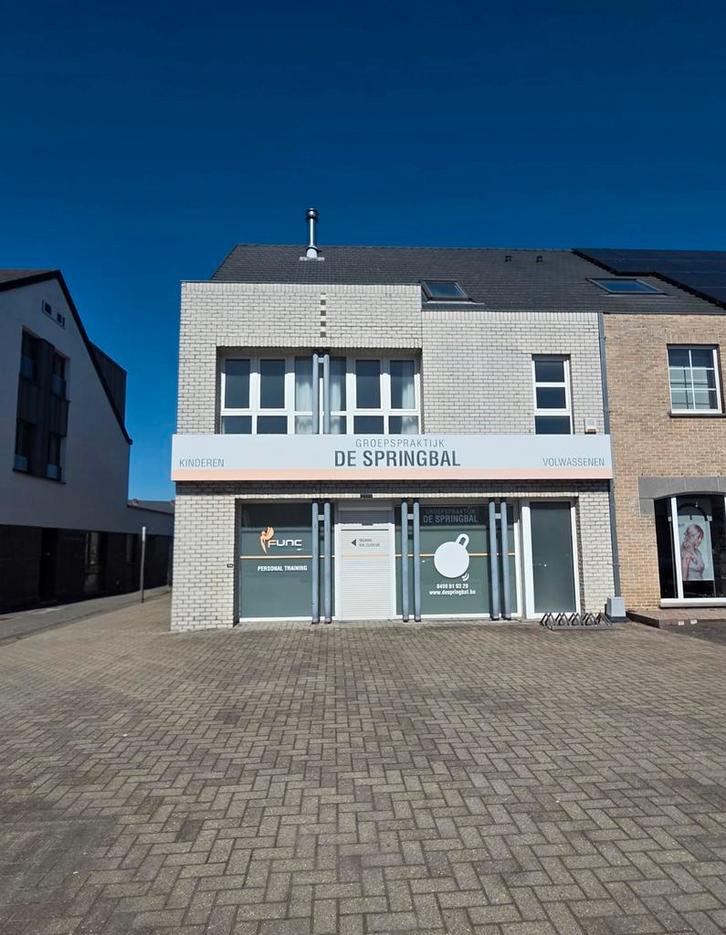 Handelspand met woonst op toplocatie in Hasselt, Zakelijke goederen, Bedrijfs Onroerend goed