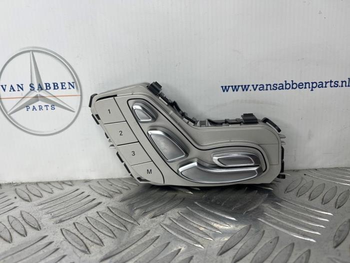 Commutateur réglage siège d'un Mercedes C-Klasse, Autos : Pièces & Accessoires, Habitacle & Garnissage, Mercedes-Benz, Utilisé