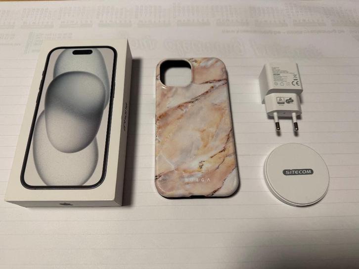 iPhone 15 avec chargeur sans fil, adaptateur, câble, étui, Télécoms, Téléphonie mobile | Apple iPhone, Comme neuf, 128 GB, Sans abonnement