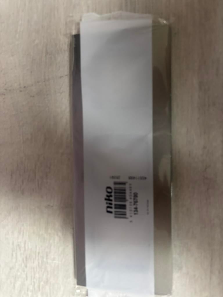 Afdekplaat horizntaal Niko bronze 3 voudig 2 stuks, Ophalen of Verzenden, Zo goed als nieuw