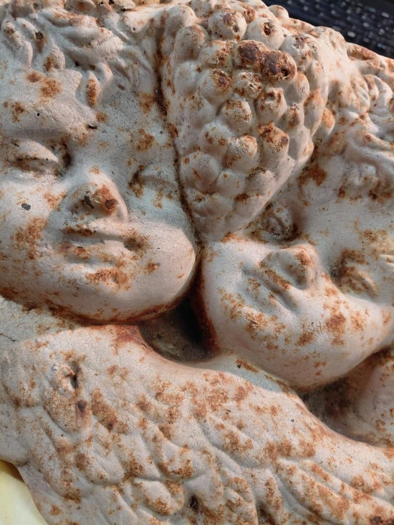 Anges bac à fleurs en fonte, Enlèvement