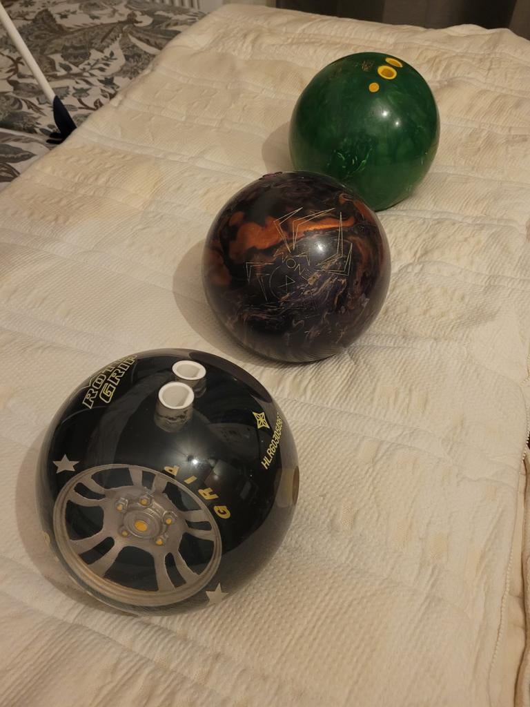 3 Bowling ballen, Ophalen