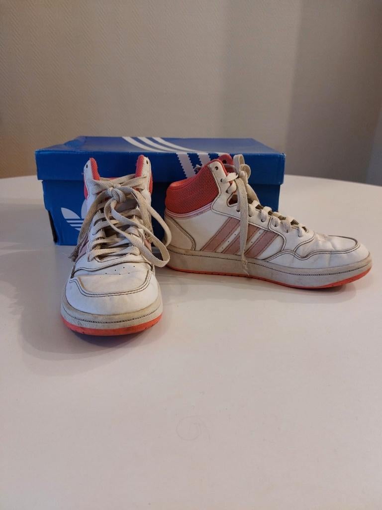 Paniers adidas blancs et roses, Enfants & Bébés, Adidas, Enlèvement ou Envoi, Utilisé, Chaussures de sport