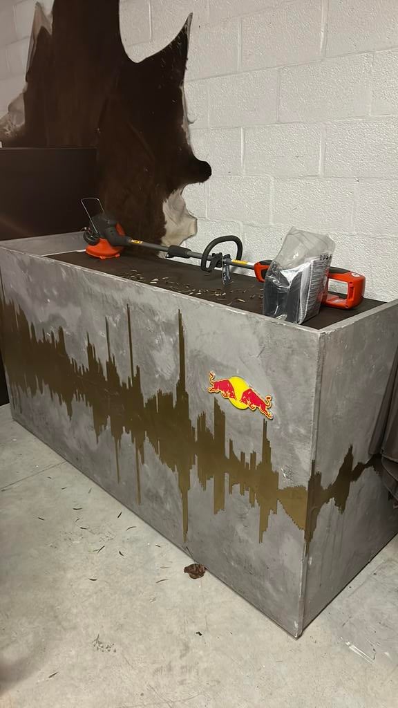 Bar red bull, Huis en Inrichting, Ophalen, Gebruikt, Overige materialen