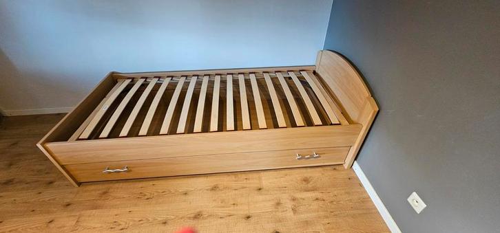 Tiener slaapkamer met veel opbergruimte in zeer goede staat., Maison & Meubles, Chambre à coucher | Chambres à coucher complètes