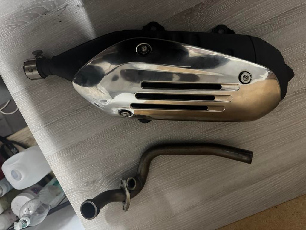 Vespa gts 125 4t injectie uitlaat, Fietsen en Brommers, Ophalen, Zo goed als nieuw, Uitlaat, Vespa