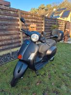 Vespa 300gts supersport, 2023,topkoffer en gps, Ophalen, Zo goed als nieuw