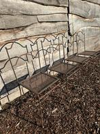 Smeedijzeren stoelen, Ophalen