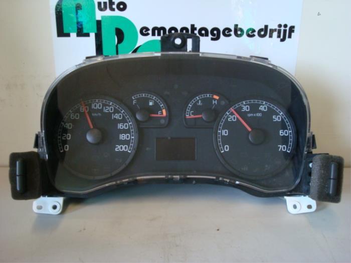 Instrument de bord d'un Fiat Punto (Punto 03-), Autos : Pièces & Accessoires, Tableau de bord & Interrupteurs, Fiat, Utilisé, 3 mois de garantie
