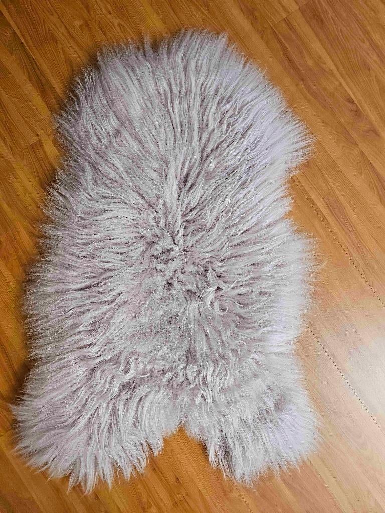 Peau de mouton rose clair 107/57 cm, Enlèvement ou Envoi, Utilisé, Rose, Autres styles