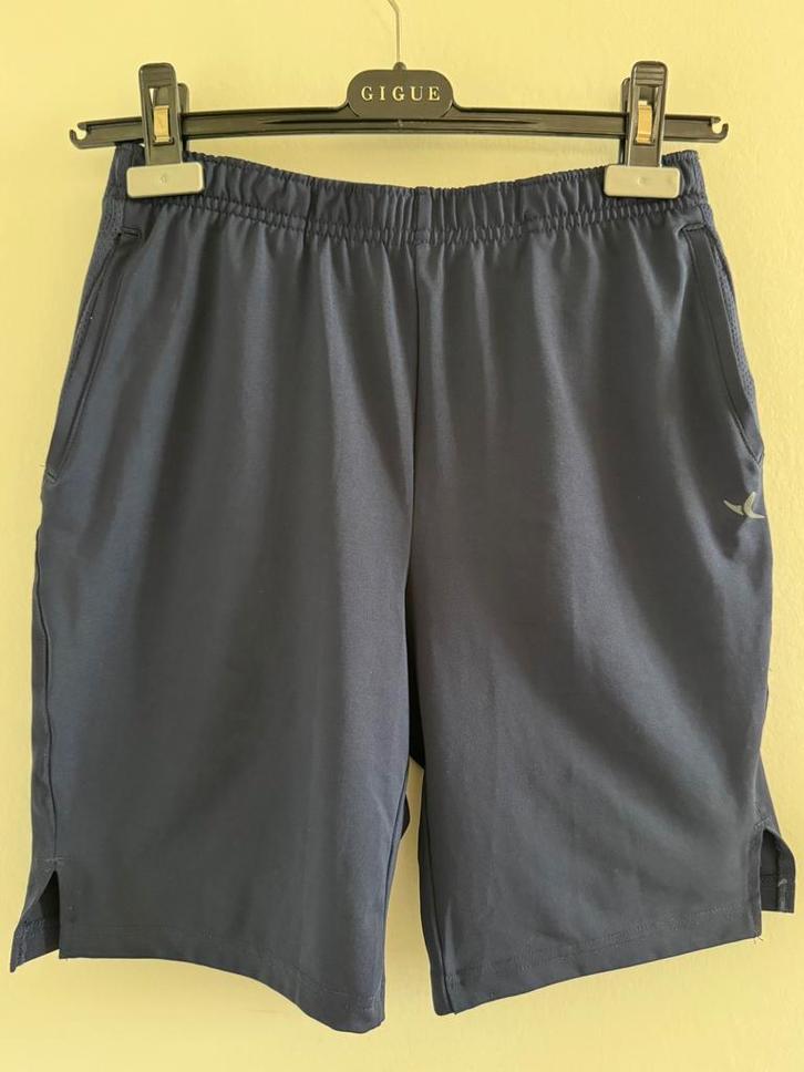 Sportshort - Donkerblauw - 12-13 jaar, Kleding | Heren, Sportkleding, Zo goed als nieuw, Algemeen, Overige maten, Blauw, Ophalen of Verzenden