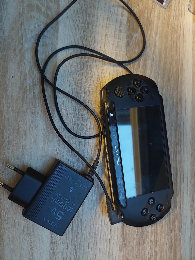 Psp e1004, Consoles de jeu & Jeux vidéo, Consoles de jeu | Sony PSP, Enlèvement ou Envoi, PSP