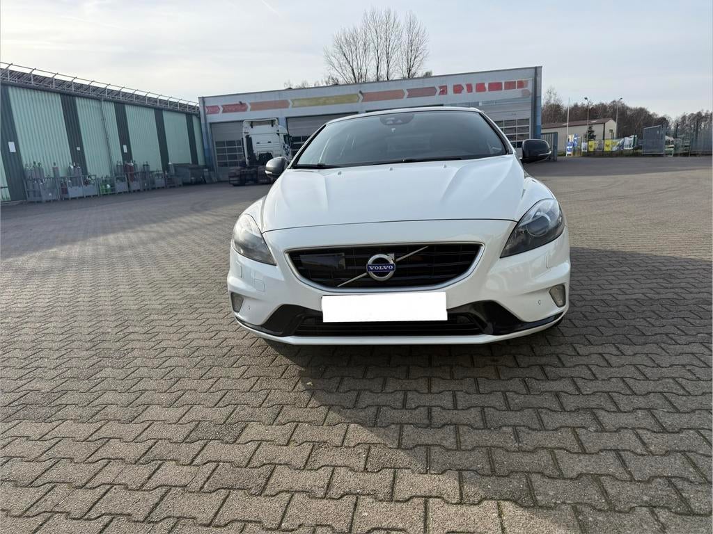 Volvo V40 2.0 D4 R-DESIGN {CARBON EDITION} Lim. 343 pièces, Enlèvement