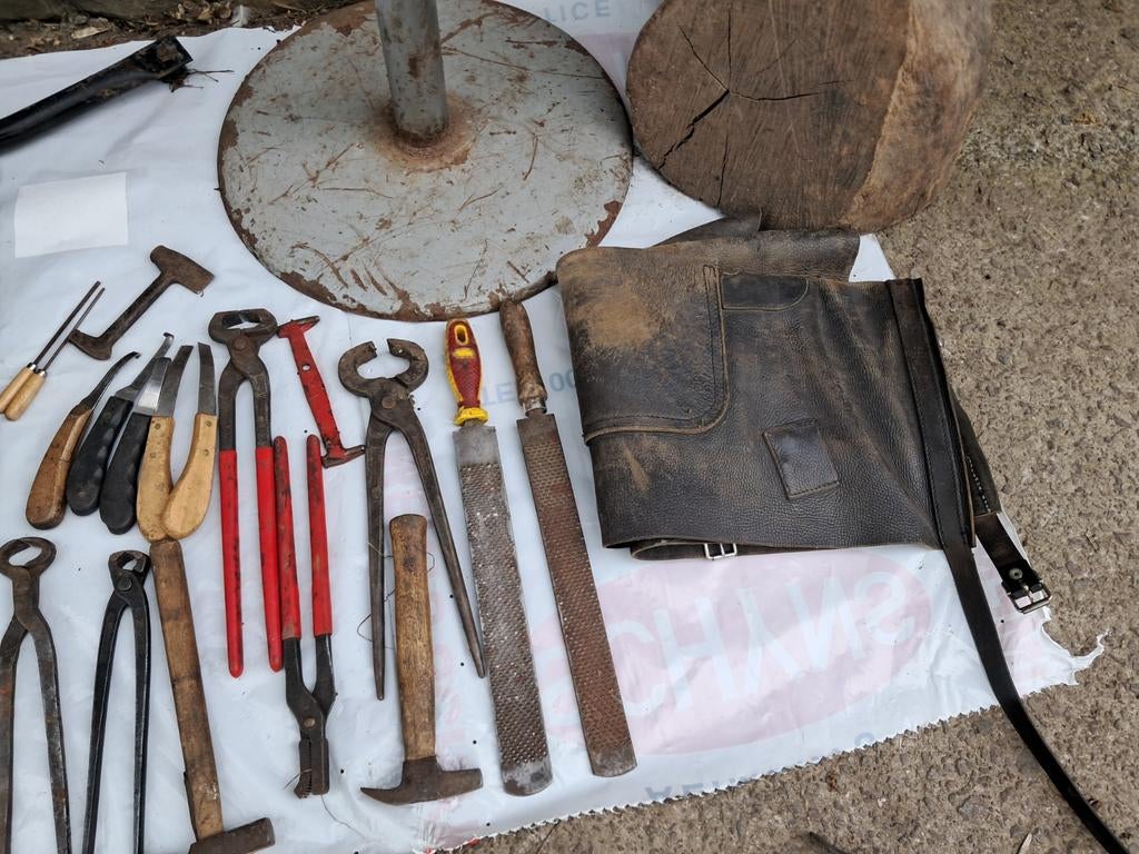 Gereedschap van Marèchal Ferrant, regio Chaudfontaine, Luik, Dieren en Toebehoren, Ophalen