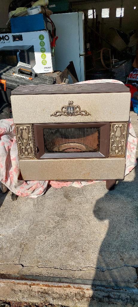 Oliekachel, Huis en Inrichting, Kachels, Zo goed als nieuw, Vrijstaand, Overige soorten, Overige brandstoffen, Ophalen