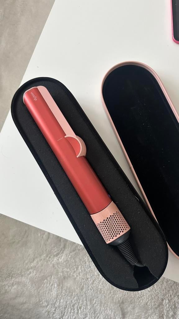 Dyson Airstrait Limited Edition Strawberry Bronze Blush Pink, Handtassen en Accessoires, Ophalen, Zo goed als nieuw