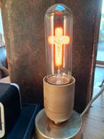 Ampoule crucifix vintage, Envoi