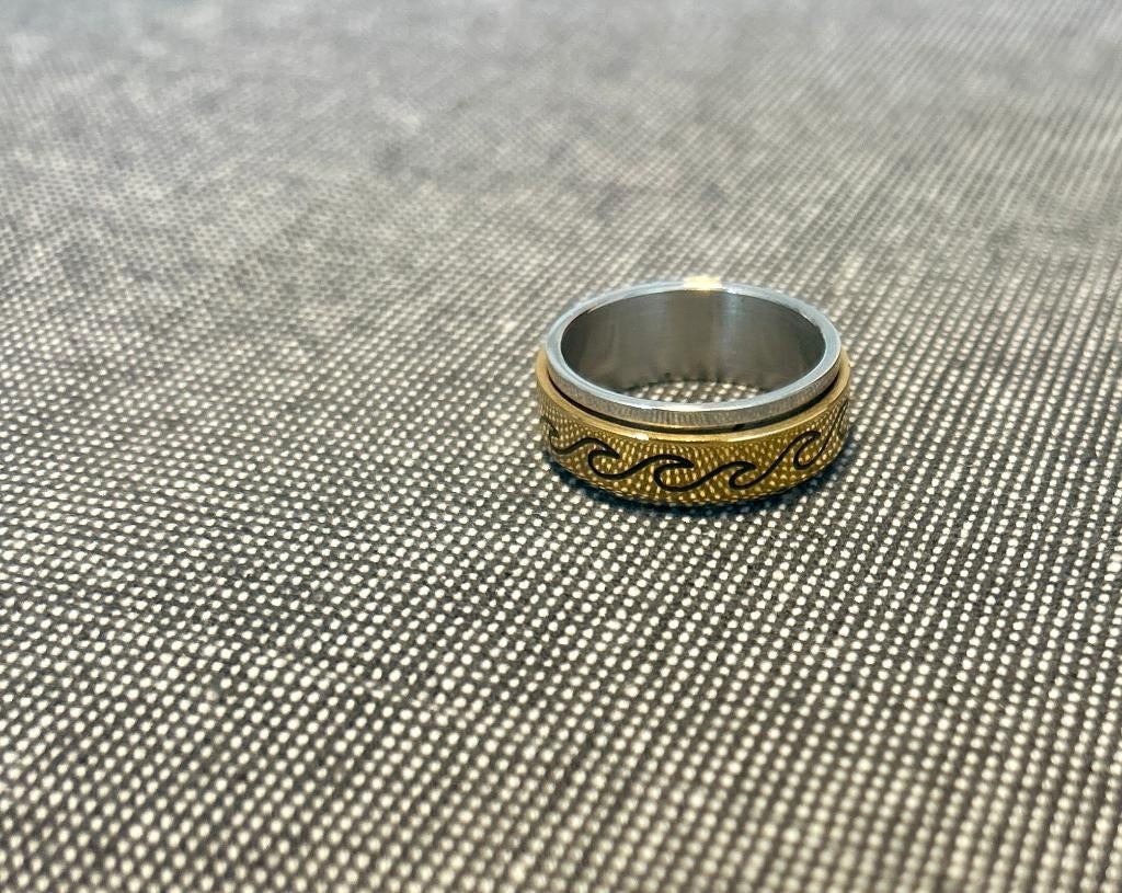 Bague spinner acier et doré — motif vagues — anti-stress, Enlèvement ou Envoi, Femme ou Homme, Comme neuf, 19 à 20