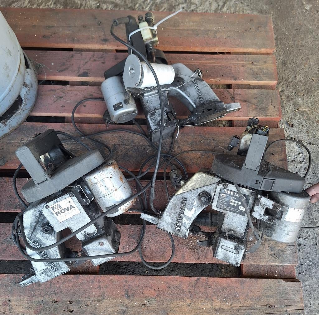 4 machines à coudre, machines à coudre pour tissu et plastiq, Enlèvement ou Envoi