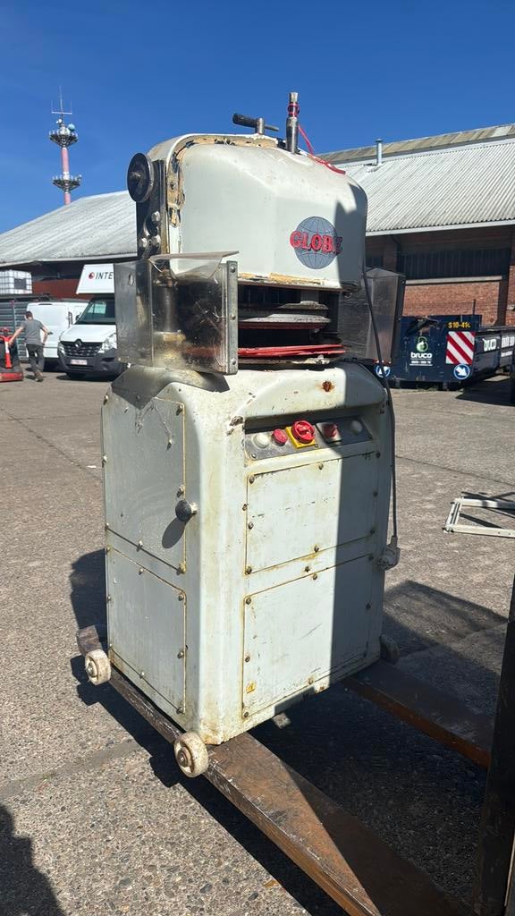 Erica automat globe 004937 380v 1.1kw 3ph 50hz, Ophalen, Gebruikt, Bakkerij en Slagerij