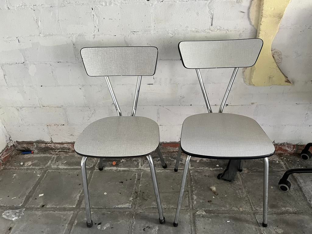 Gratis stoelen, Ophalen
