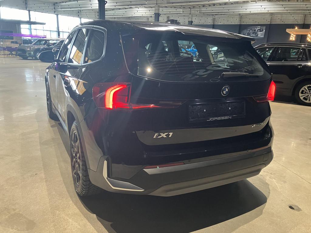 BMW iX1 xDrive30 230kW CAMERA | APPS | LED | NAVI, Auto's, BMW, Automaat, Gebruikt, Zwart, 313 pk