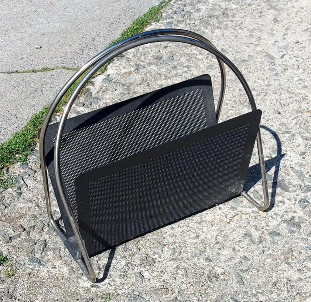 Porte-revues vintage, Enlèvement