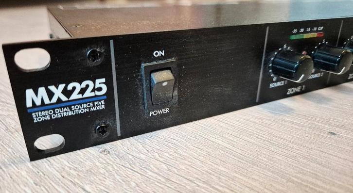 MX225 Five zone distribution mixer, Audio, Tv en Foto, Professionele apparaten, Zo goed als nieuw, Audio, Ophalen