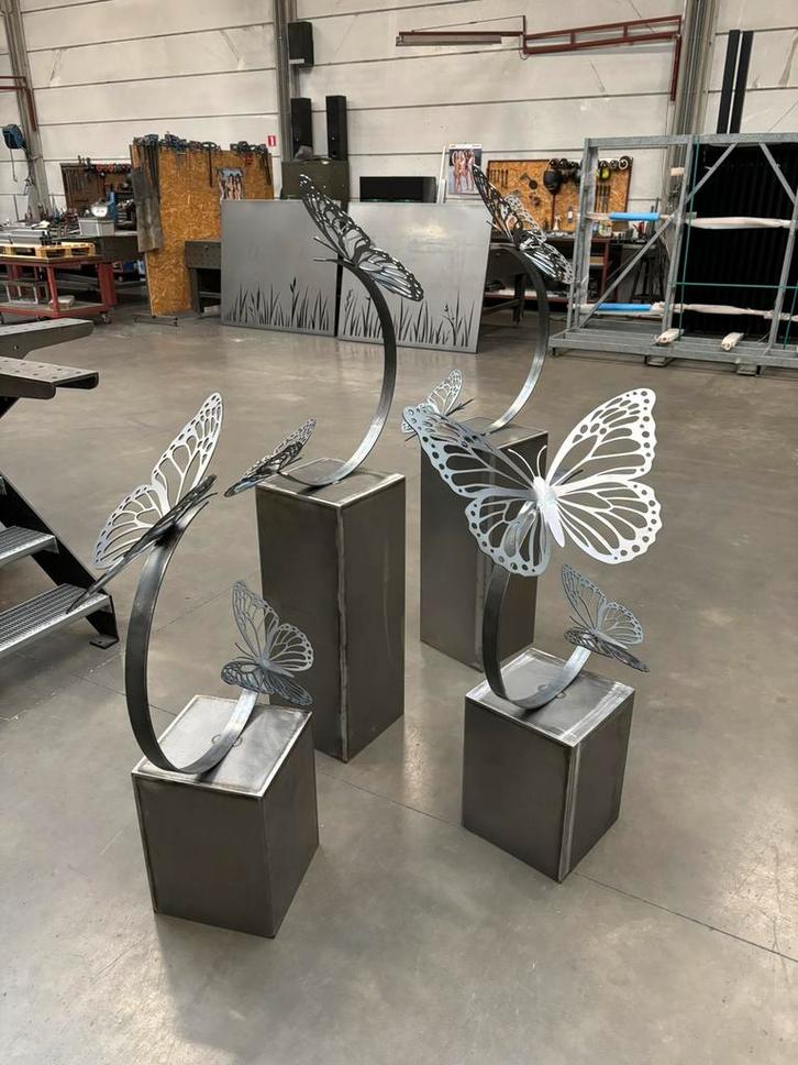 Zuil met vlinders, Huis en Inrichting, Woonaccessoires | Zuilen en Pilaren, Ophalen