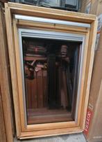 velux 78x118 (posé 6 mois) + raccord + store solaire + pose, Doe-het-zelf en Bouw, Glas en Ramen, Ophalen, Zo goed als nieuw, Dubbelglas